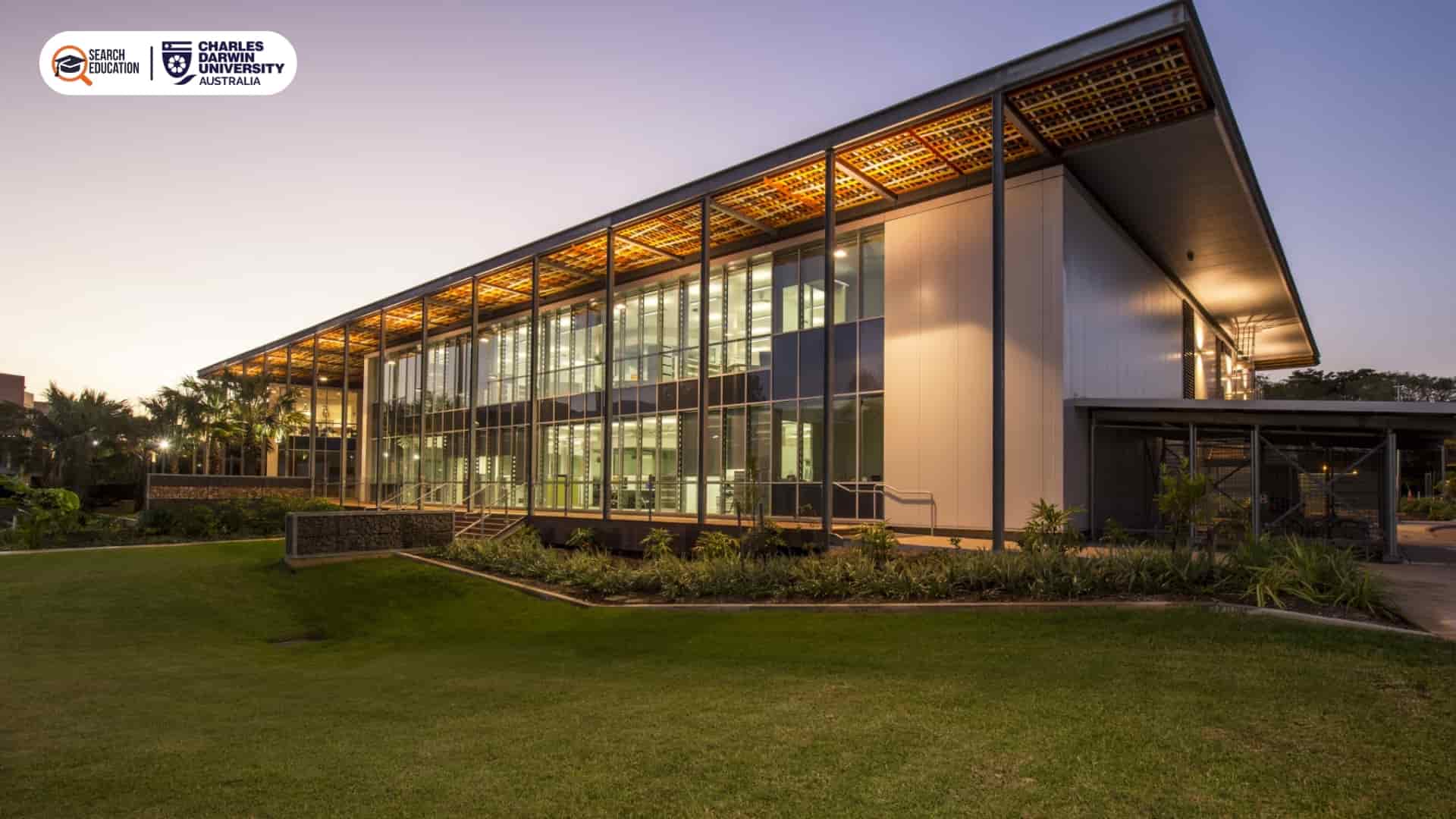 what are the popular courses at charles darwin university